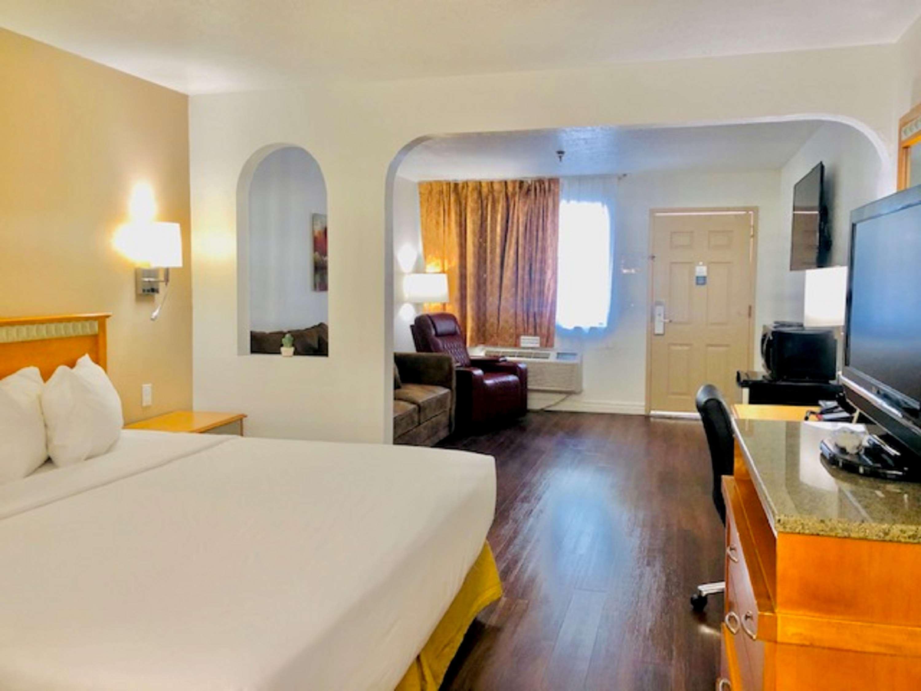 Surestay Plus Hotel By Best Western Albuquerque I-40 Eubank Ngoại thất bức ảnh